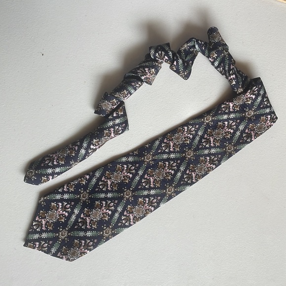 Vintage Moore’s “Vegan” Floral tie - Picture 3 of 8
